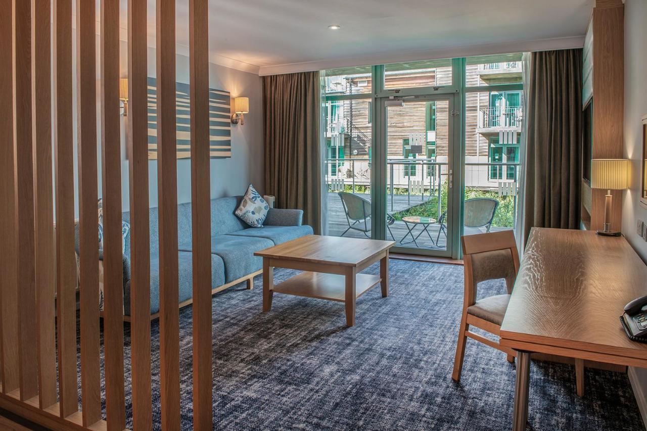 سيرنسيستر De Vere Cotswold Water Park Apartments المظهر الخارجي الصورة
