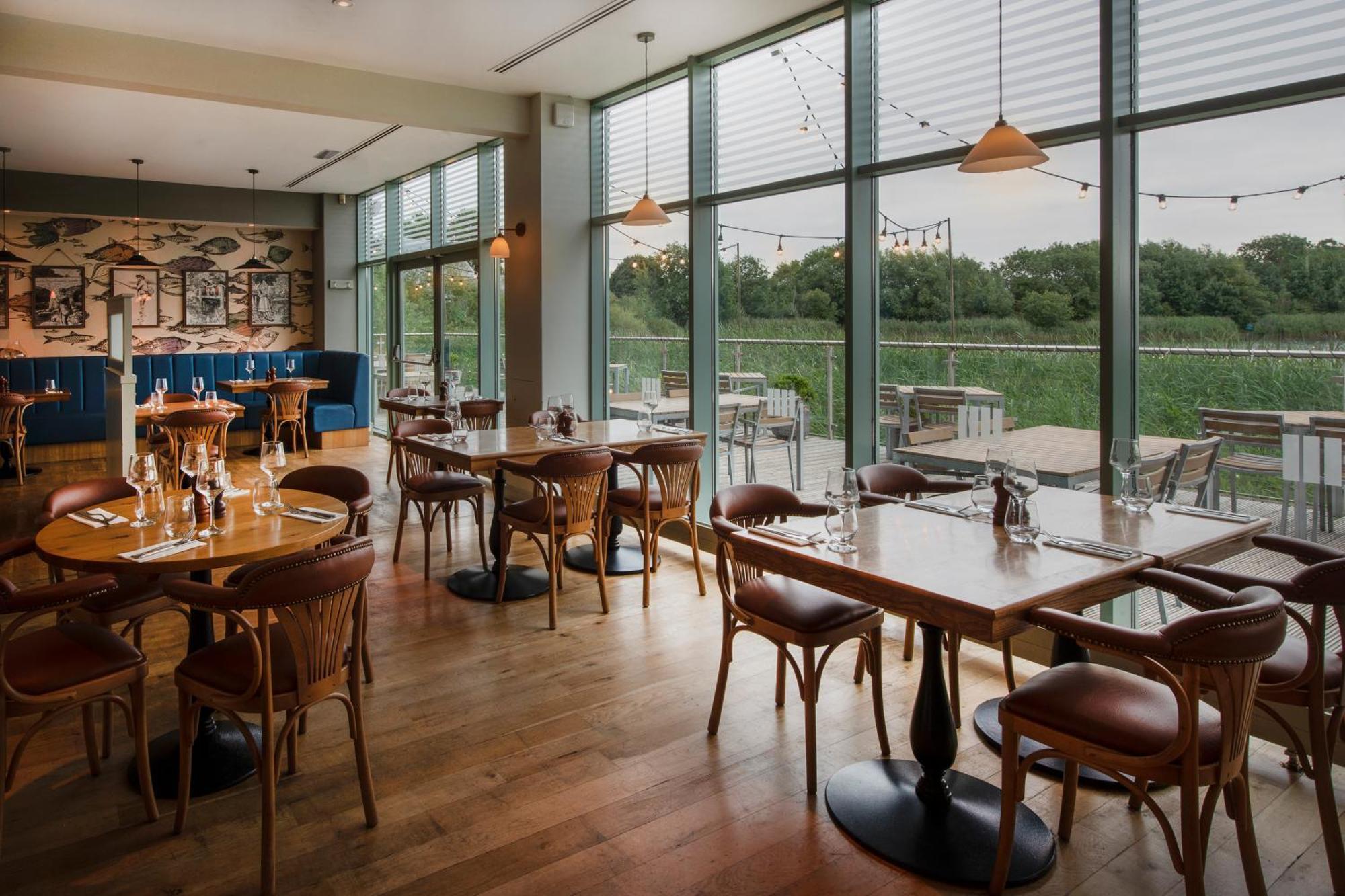 سيرنسيستر De Vere Cotswold Water Park Apartments المظهر الخارجي الصورة