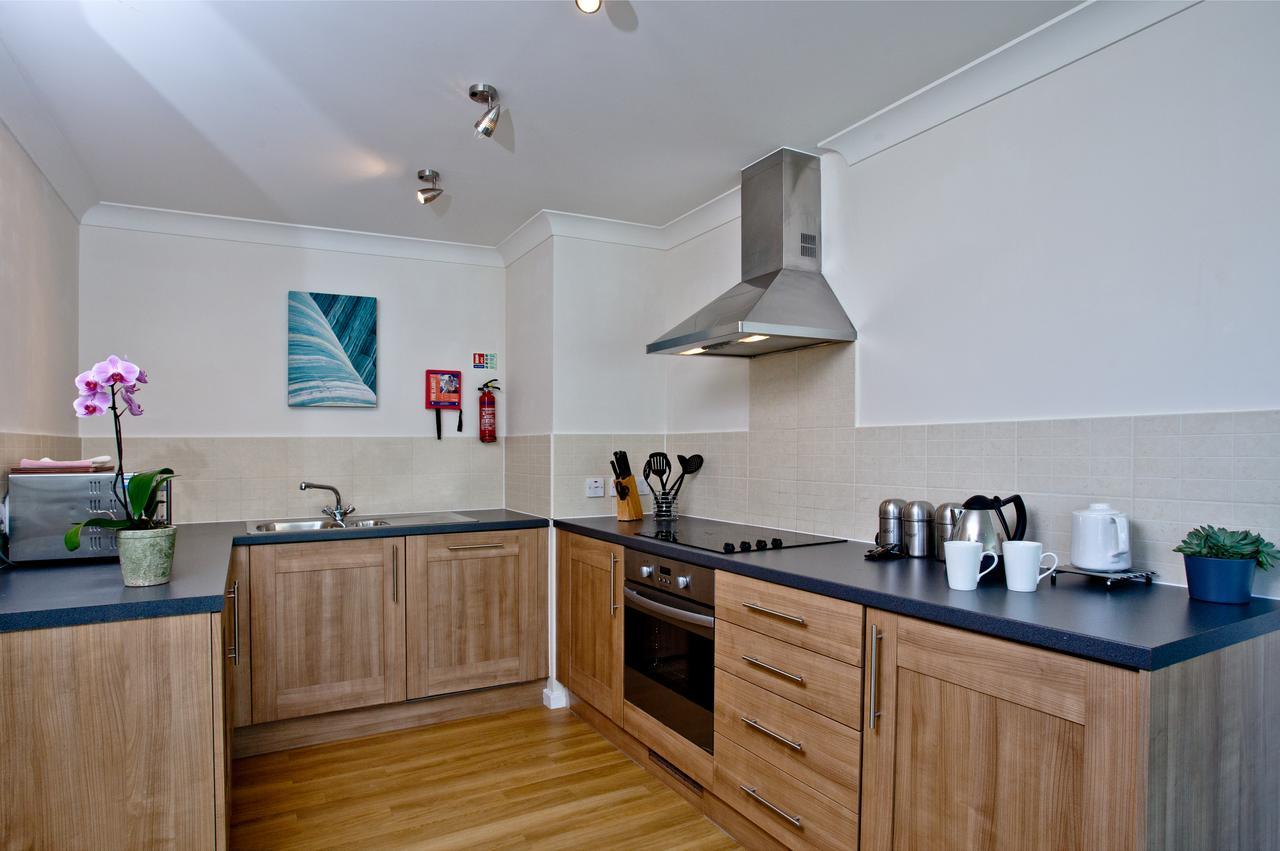 سيرنسيستر De Vere Cotswold Water Park Apartments المظهر الخارجي الصورة