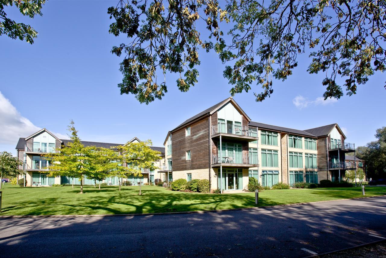 سيرنسيستر De Vere Cotswold Water Park Apartments المظهر الخارجي الصورة